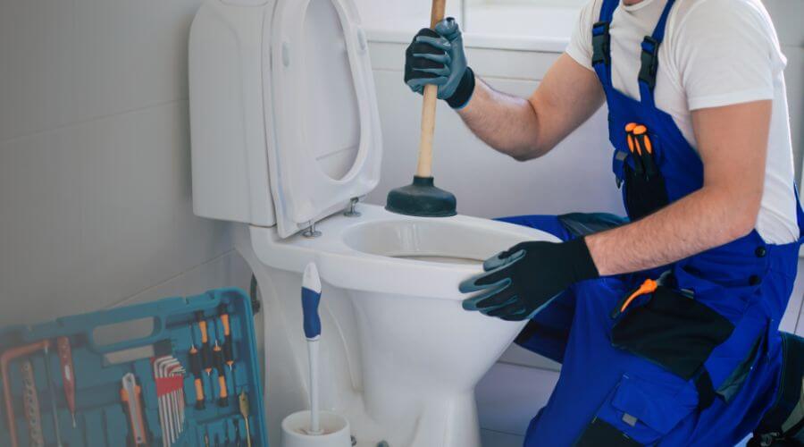Professional septic pumping service in Surfside, CA